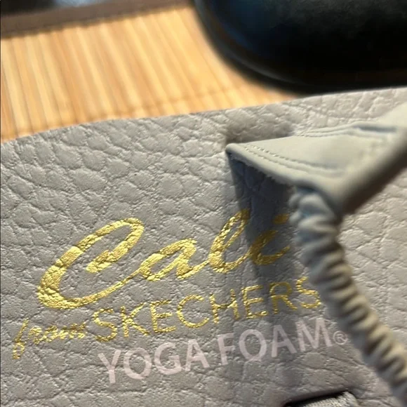 Skechers Women's Gray Floral Sandals - Picture 3 of 5